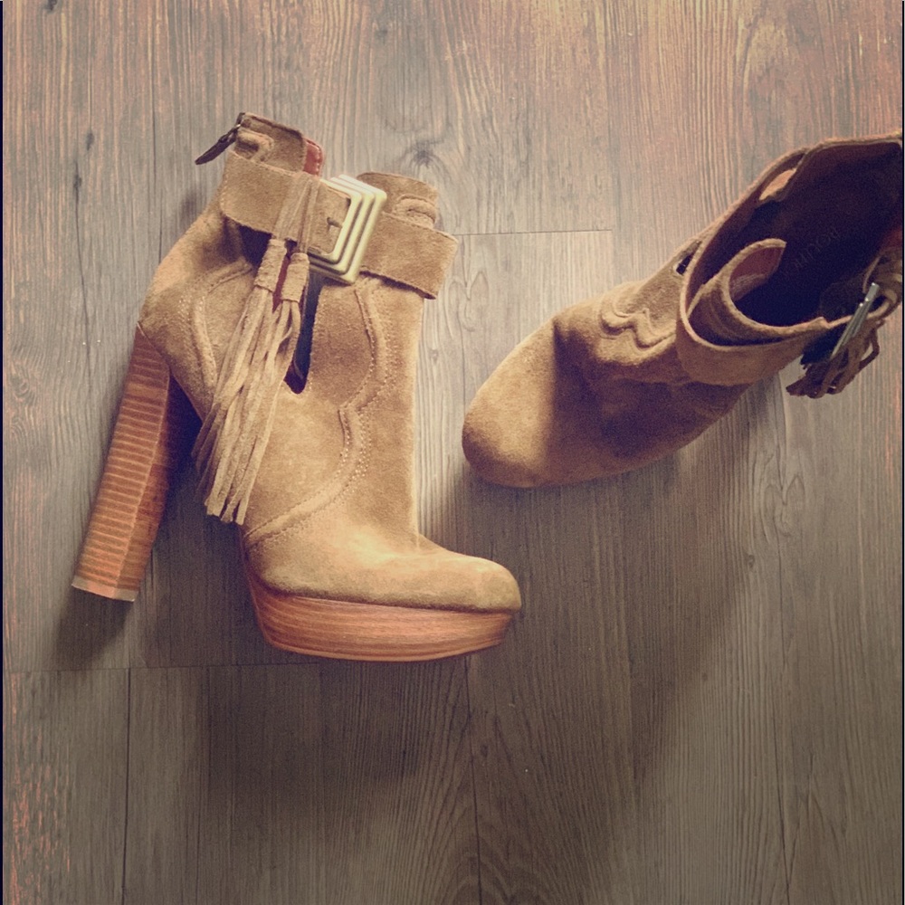 Platform Ankle boots